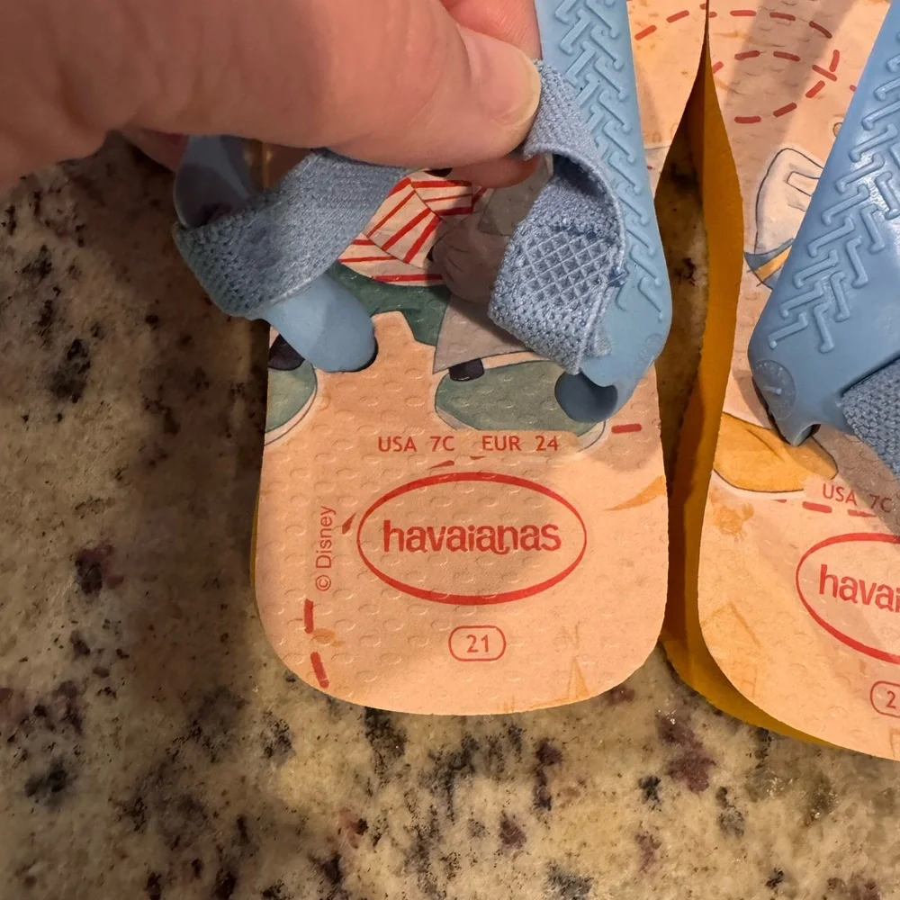 Havaianas Kids Mickey & Donald Light Blue Flip Flops - US 7 New and Unworn
